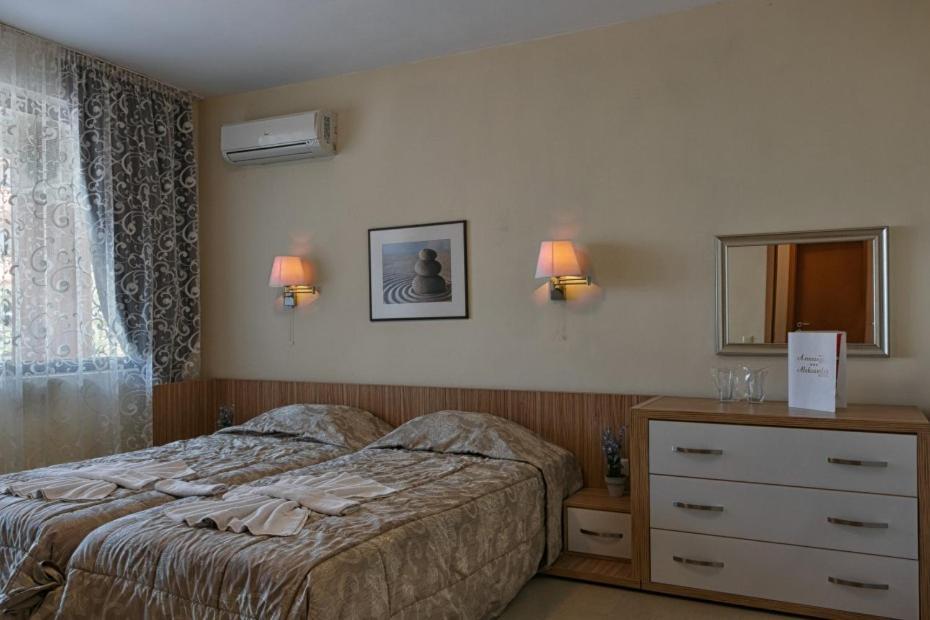 Александра Hotel Sveti Vlas Eksteriør billede