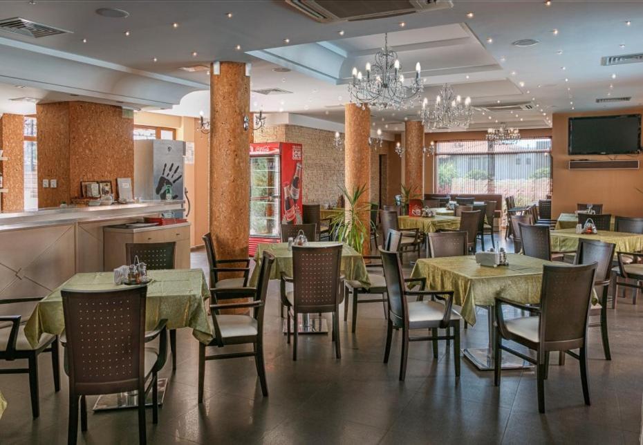 Александра Hotel Sveti Vlas Eksteriør billede