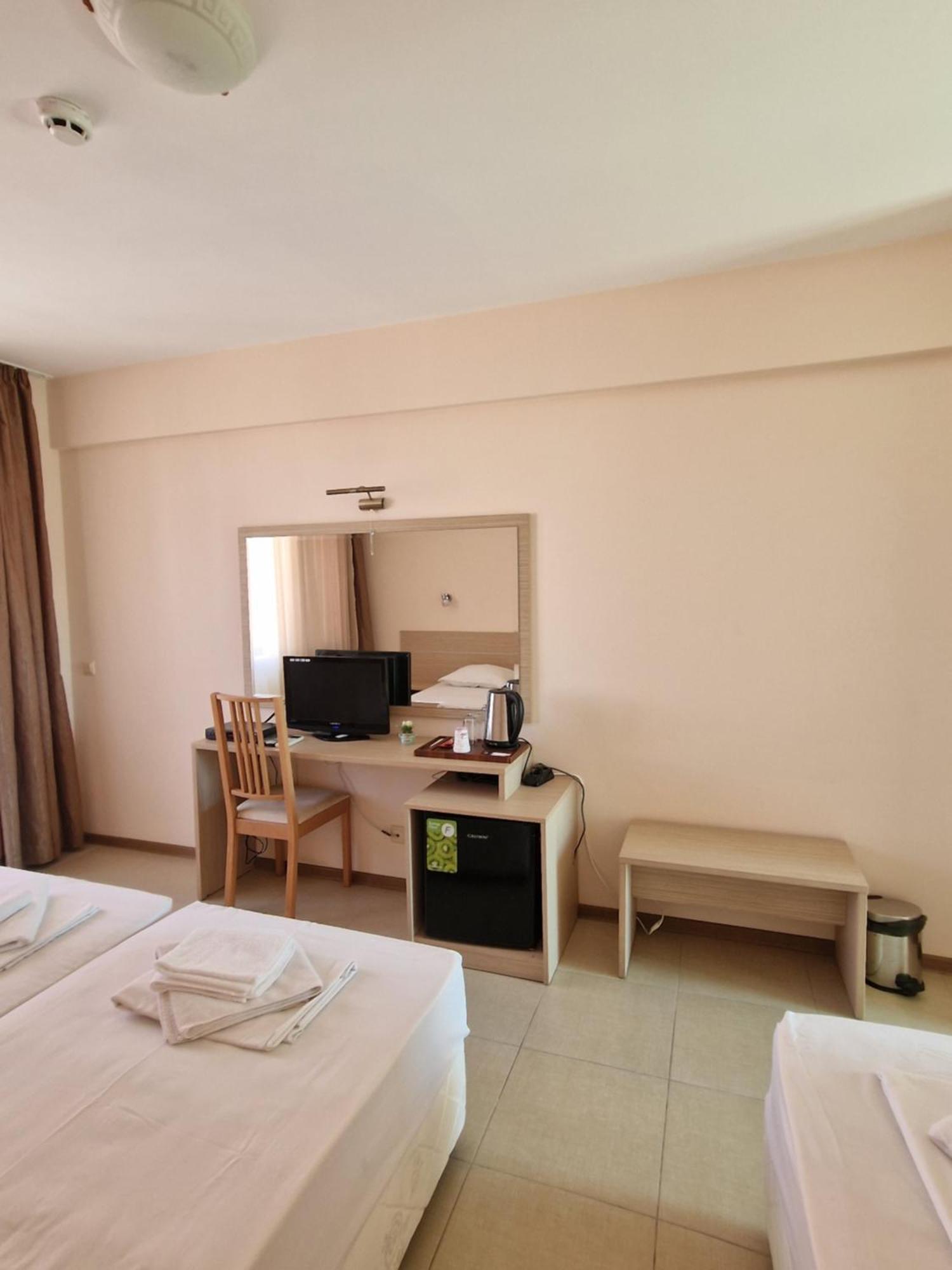 Александра Hotel Sveti Vlas Eksteriør billede