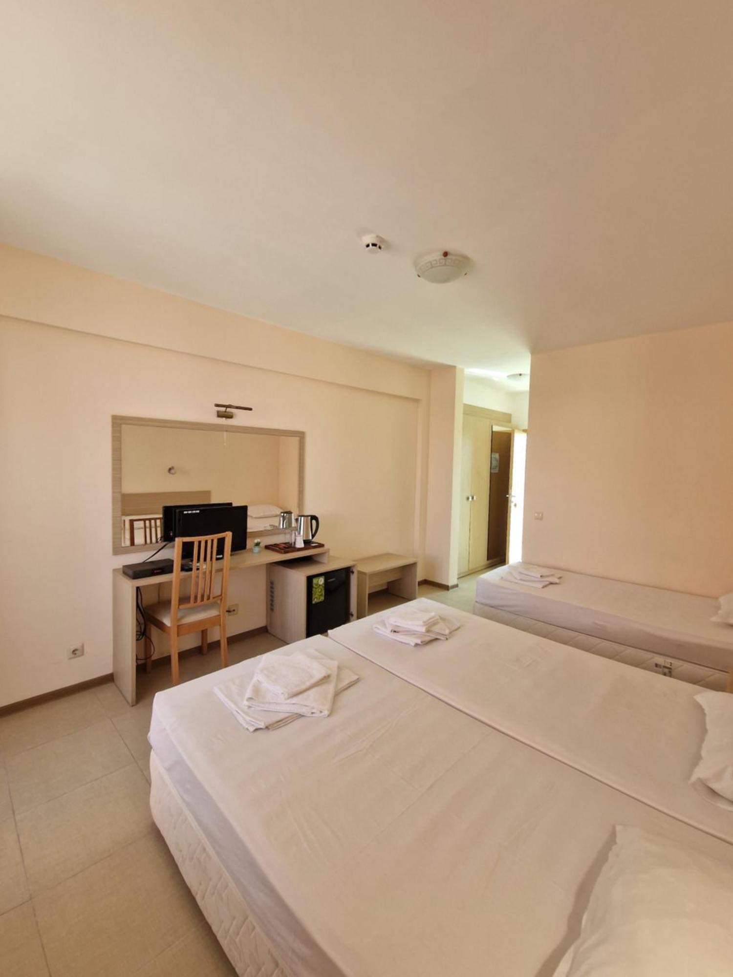 Александра Hotel Sveti Vlas Eksteriør billede