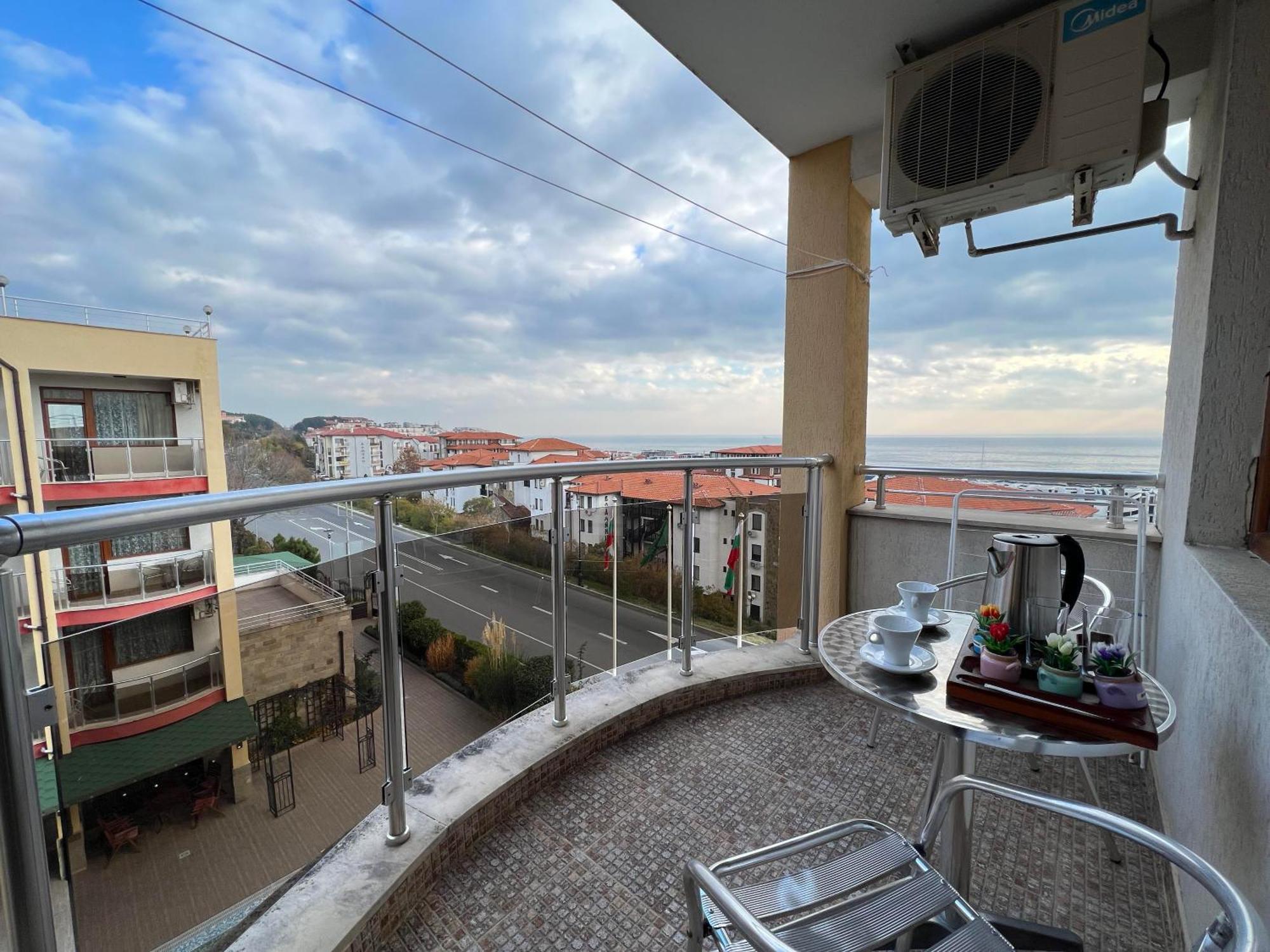 Александра Hotel Sveti Vlas Eksteriør billede