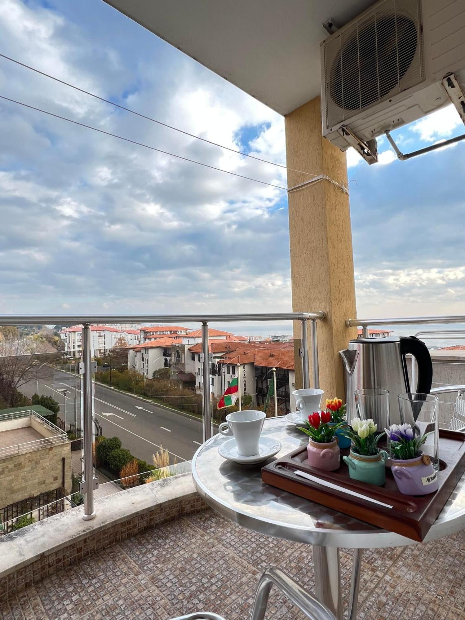 Александра Hotel Sveti Vlas Eksteriør billede