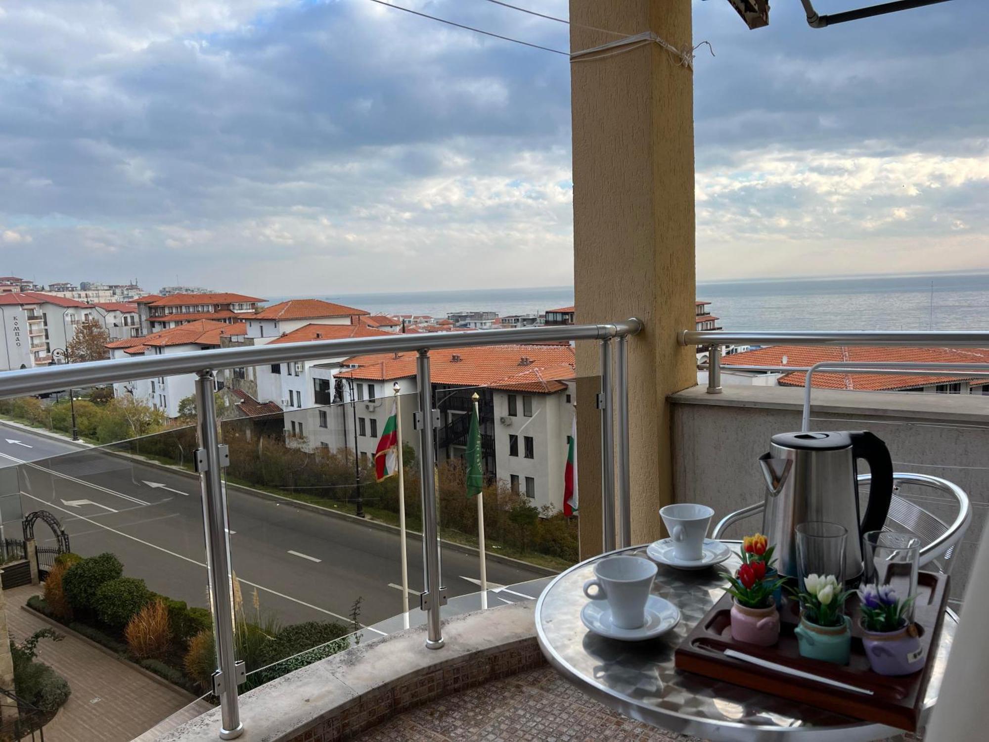 Александра Hotel Sveti Vlas Eksteriør billede