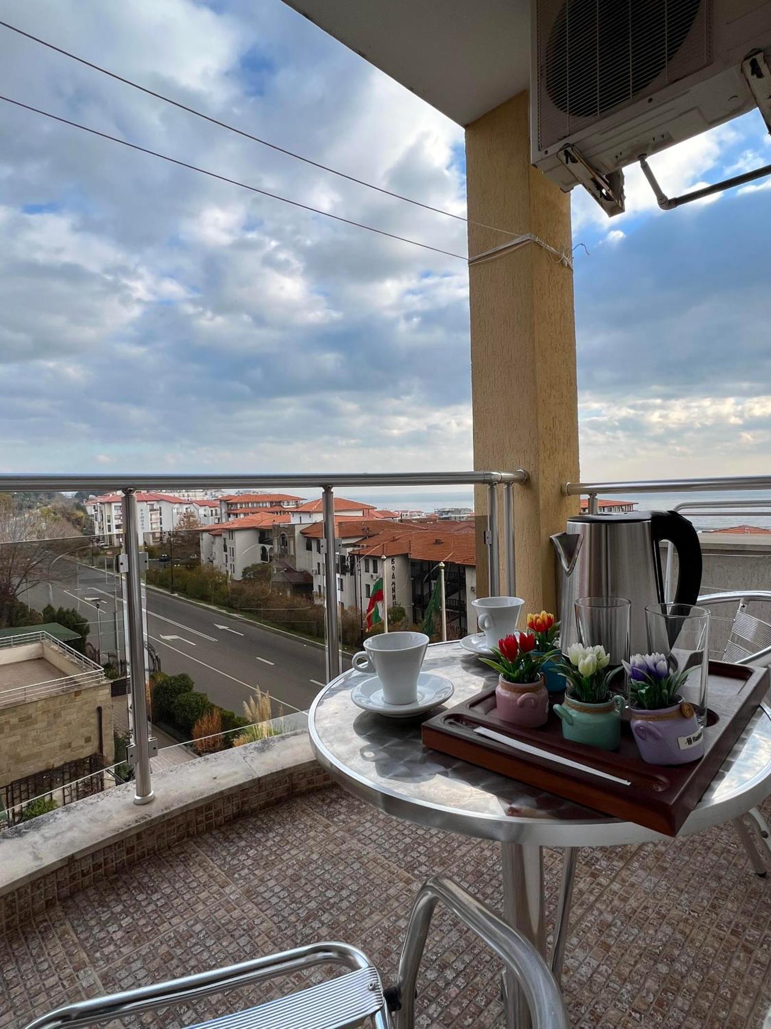Александра Hotel Sveti Vlas Eksteriør billede