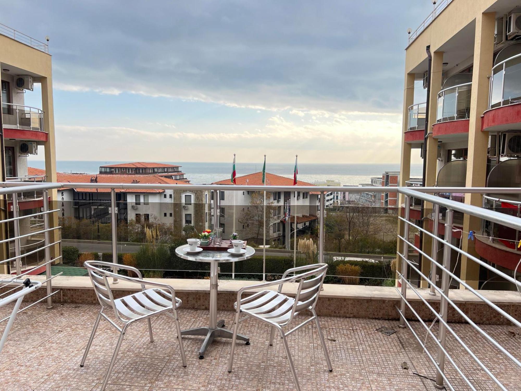Александра Hotel Sveti Vlas Eksteriør billede