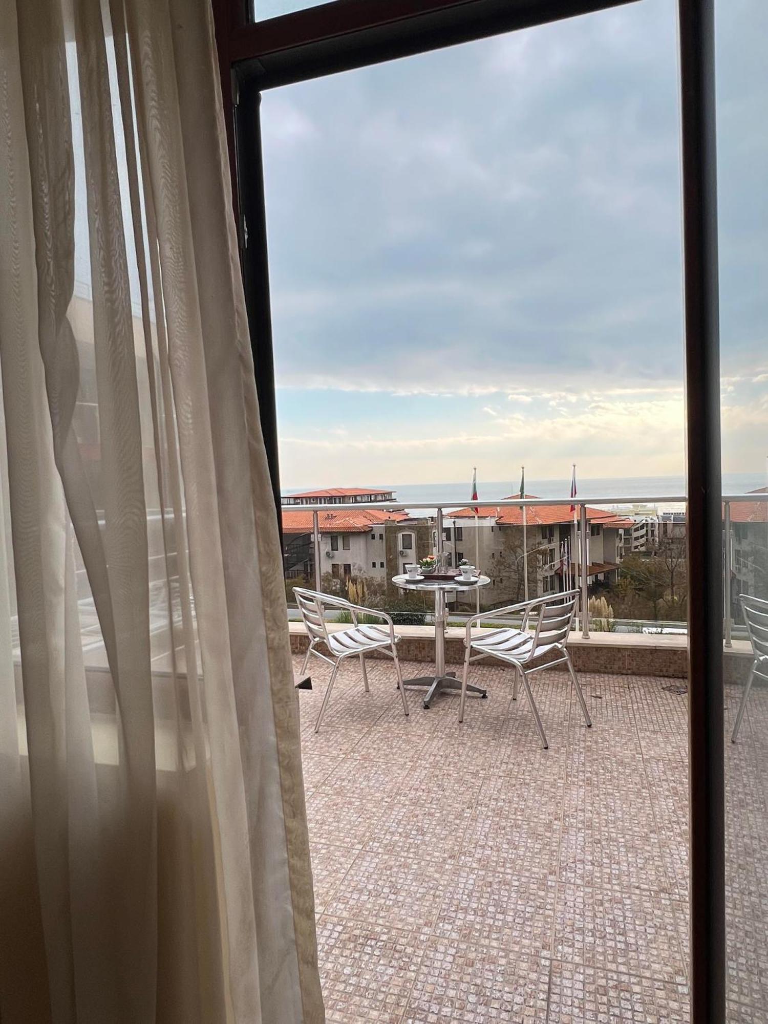 Александра Hotel Sveti Vlas Eksteriør billede