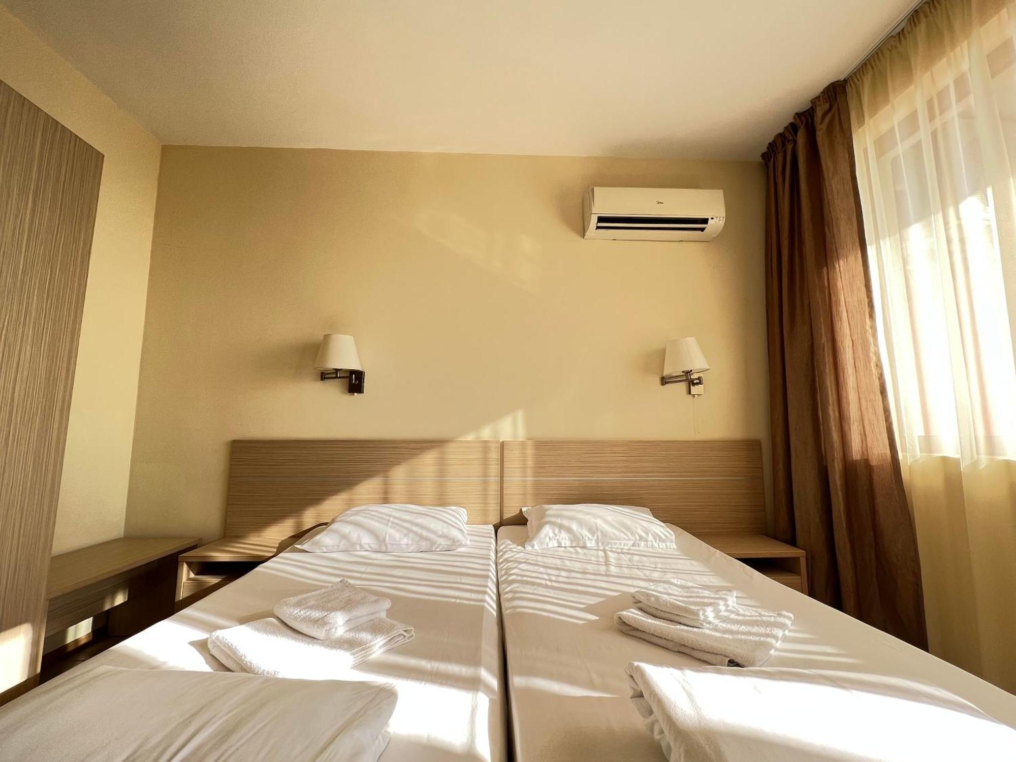 Александра Hotel Sveti Vlas Eksteriør billede