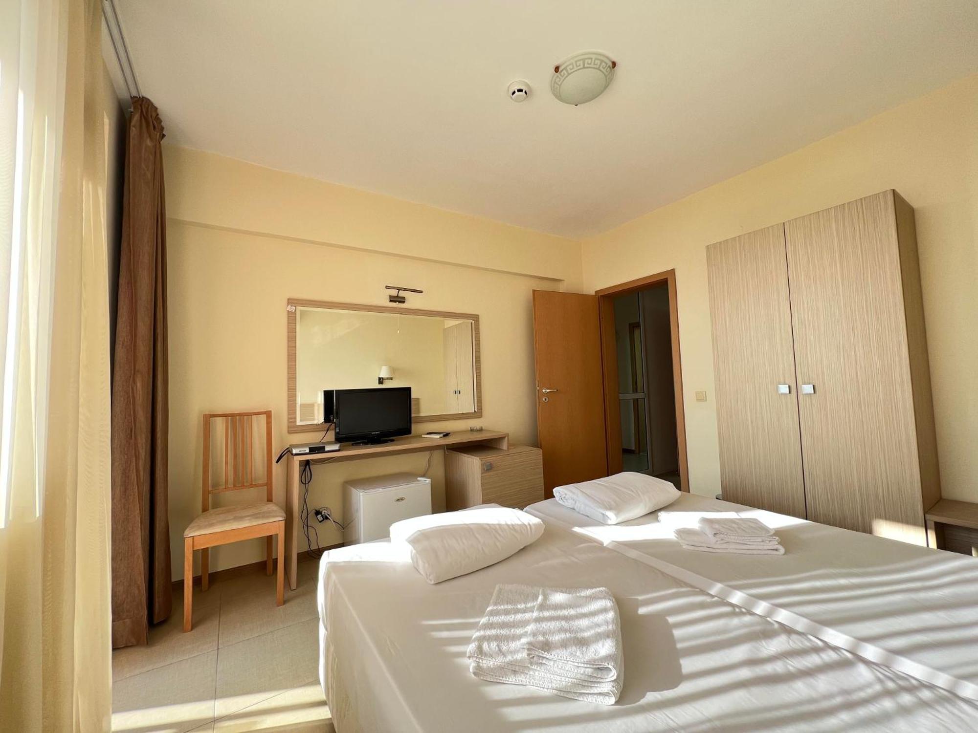 Александра Hotel Sveti Vlas Eksteriør billede