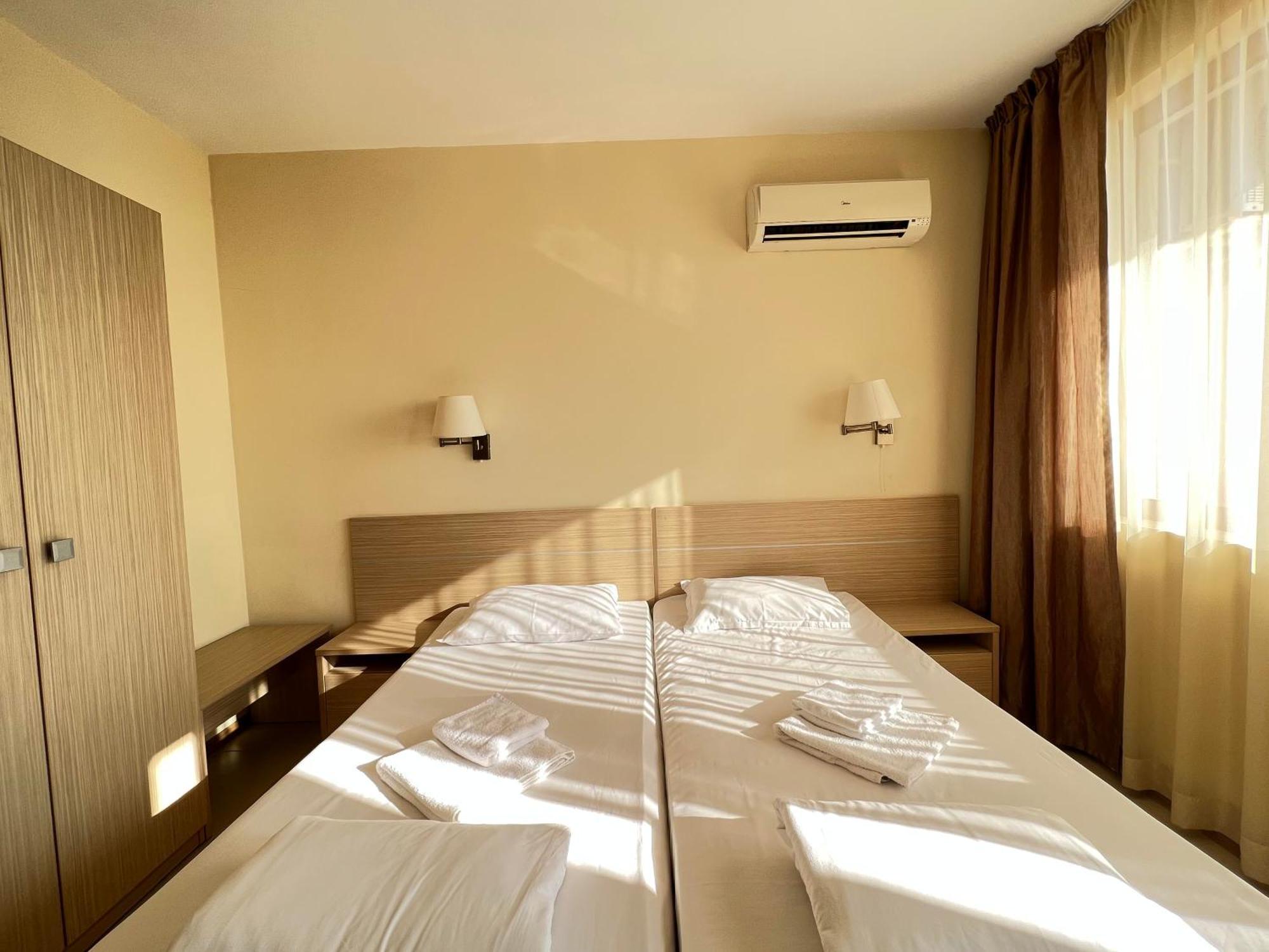 Александра Hotel Sveti Vlas Eksteriør billede